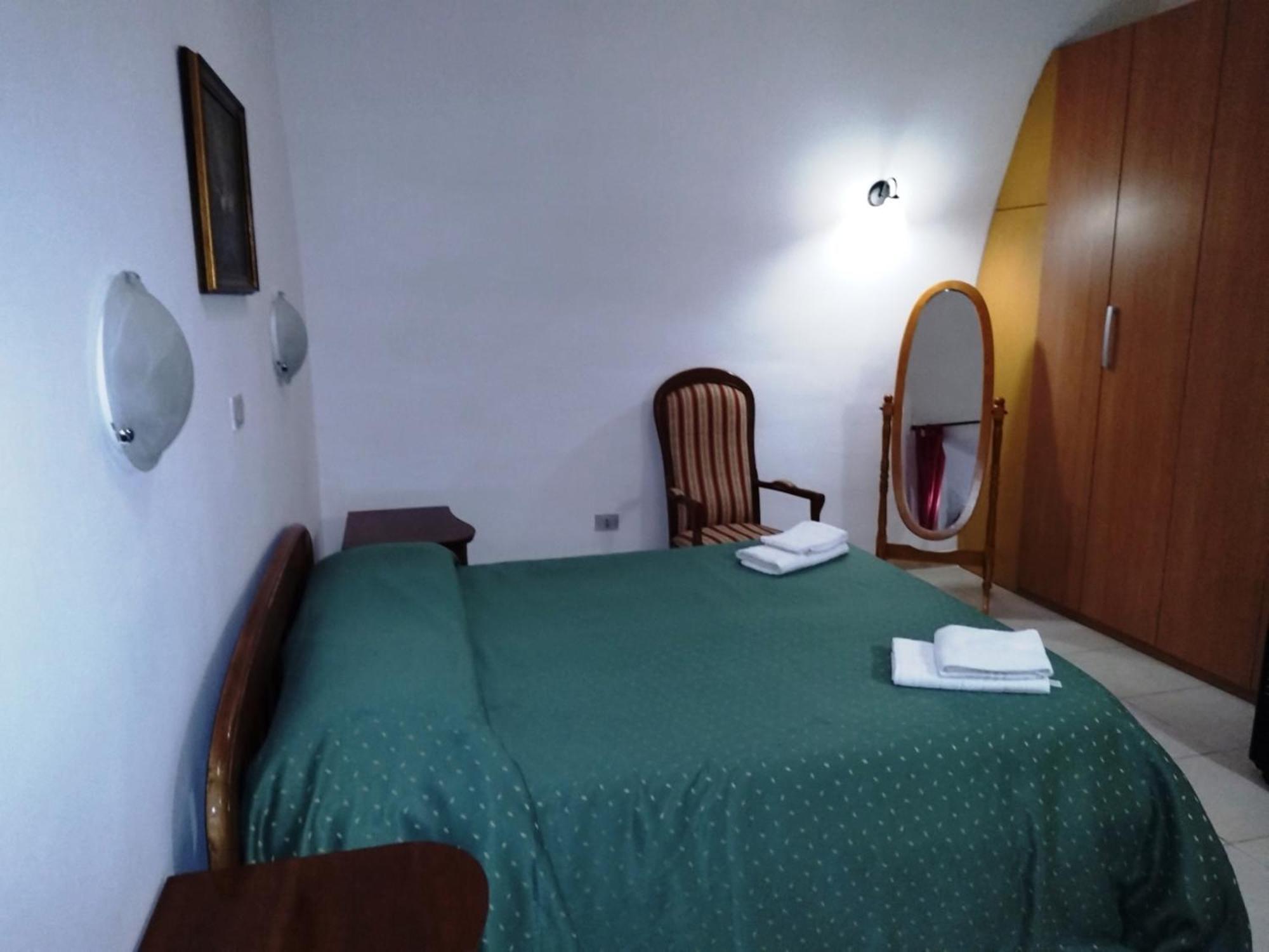 Holiday Residence Казамассима Экстерьер фото